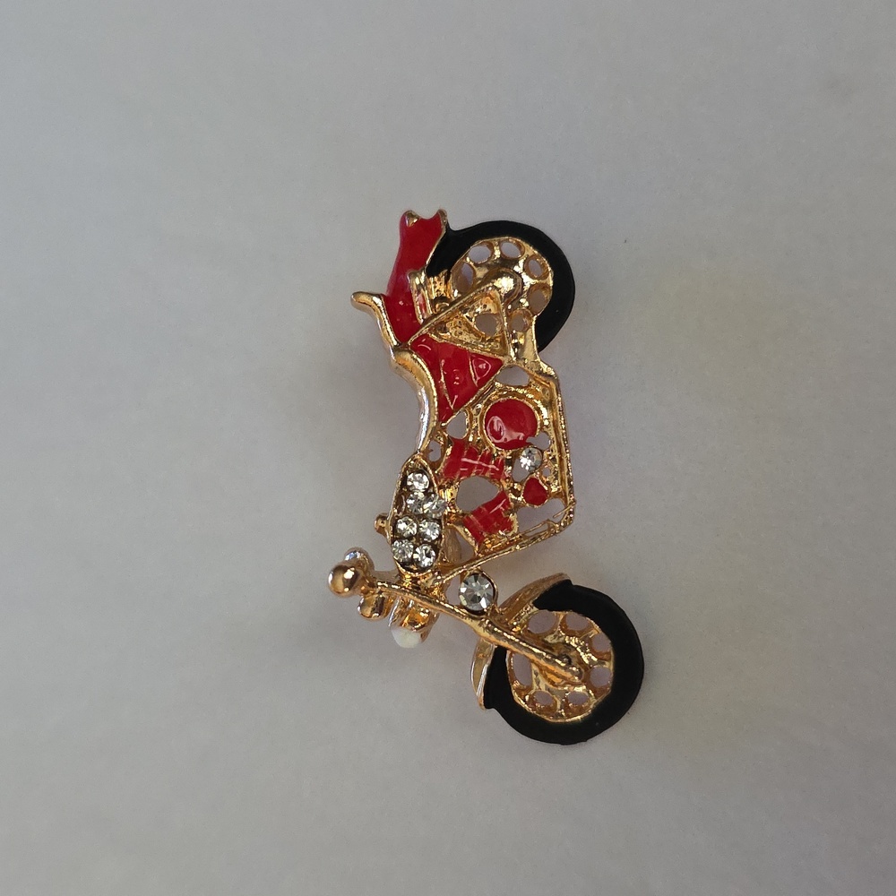 Motorcycle-themed brooch—perfect for riders, rebels,